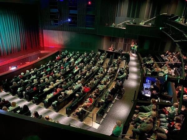 First performance in the new auditorium, elf